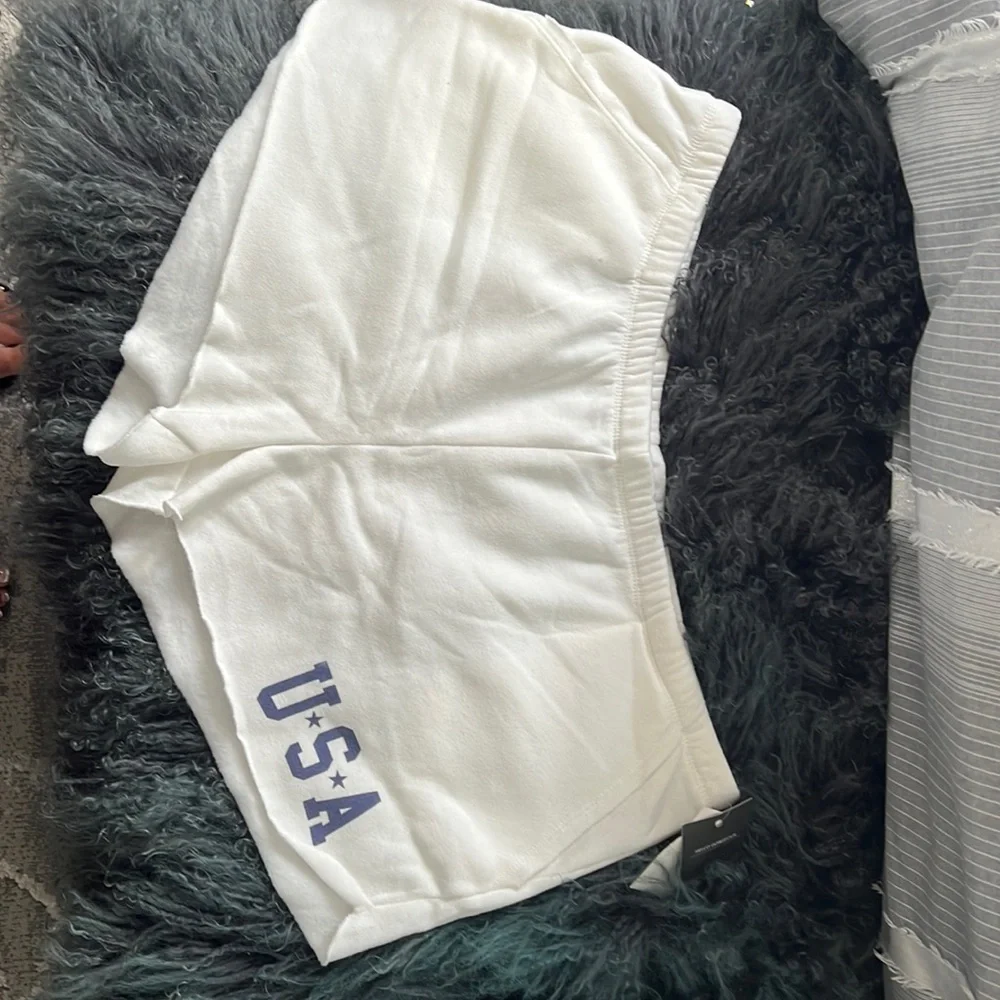 NWT Grayson/Threads Shorts - Picture 2 of 3